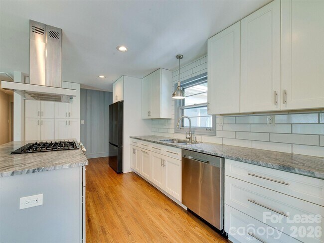 Building Photo - 3921 Sheffield Dr