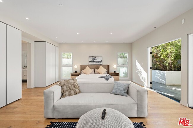 Building Photo - 1621 Malcolm Ave