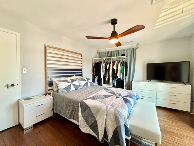 Building Photo - Stunning Virginia Beach Condo with Waterfr...