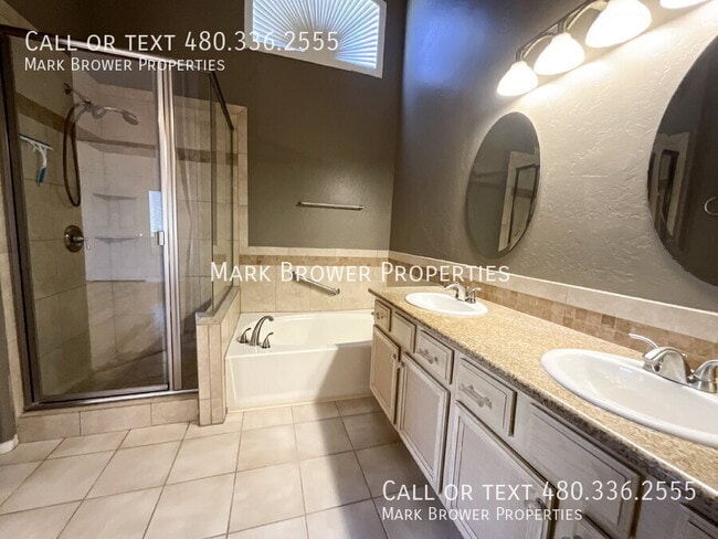 Building Photo - 941 N Florence Dr