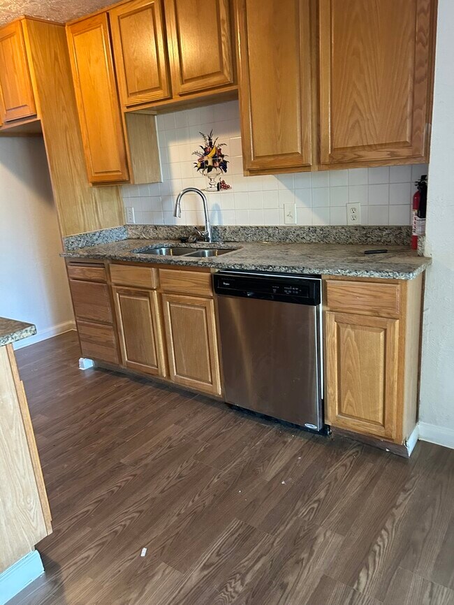 Building Photo - Great Rental in Farmers Branch, TX 75234