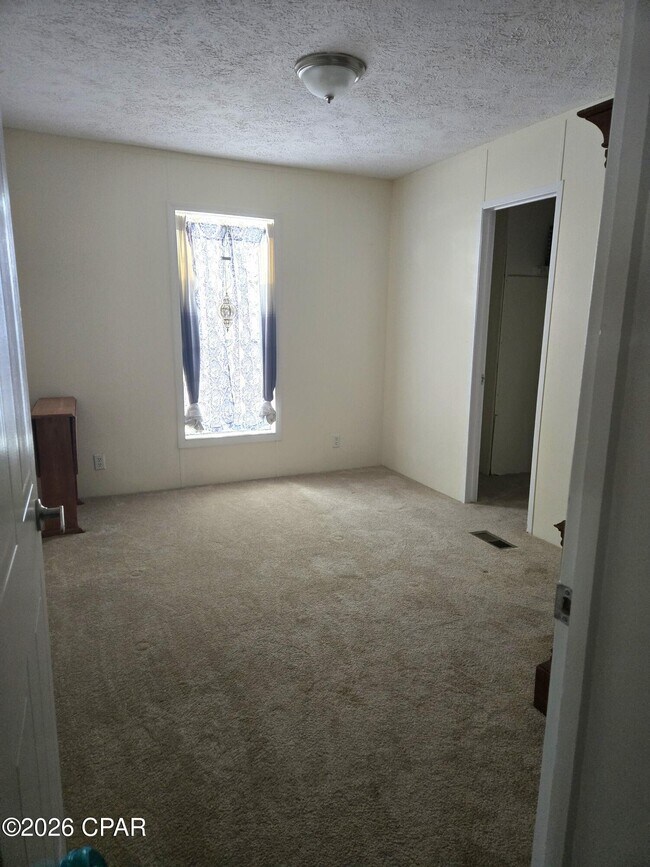 Building Photo - 2115 Bent Oak Ct