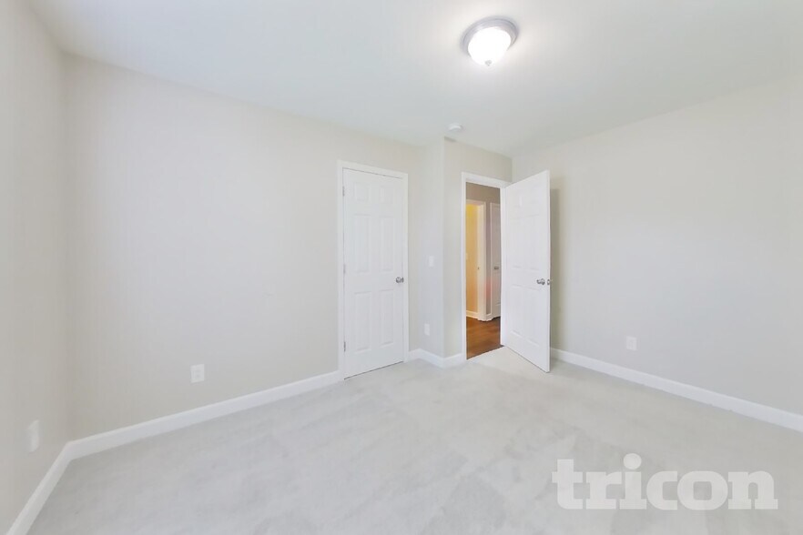 Building Photo - 2905 Haddox Pl