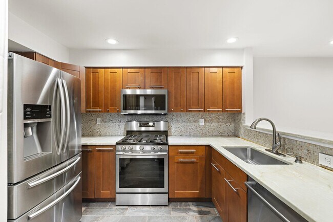 Building Photo - 766 Spinnaker Ct