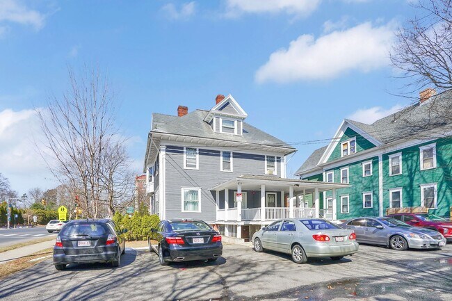 Building Photo - 3 Sumner Ave