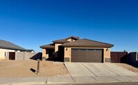 Building Photo - 3 Bedroom 2 Bath Home with fencing in San Luis AZ.