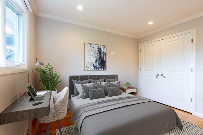 Building Photo - 10 - 22 Month FURNISHED Lease: Bring Indoor/Outdoor Living HOME with this 3bd+/2.5ba plus Pool & ...