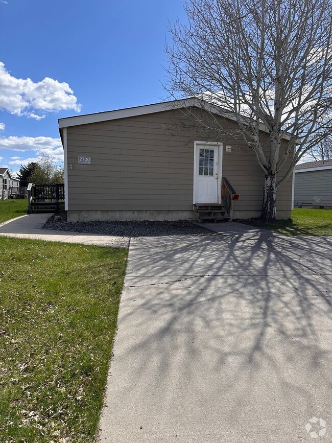 Building Photo - Centrally Located 3 BD 2 BA Modular Home