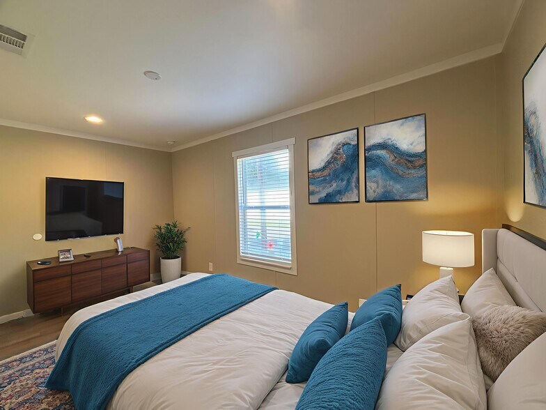 Building Photo - 231 Fryer St