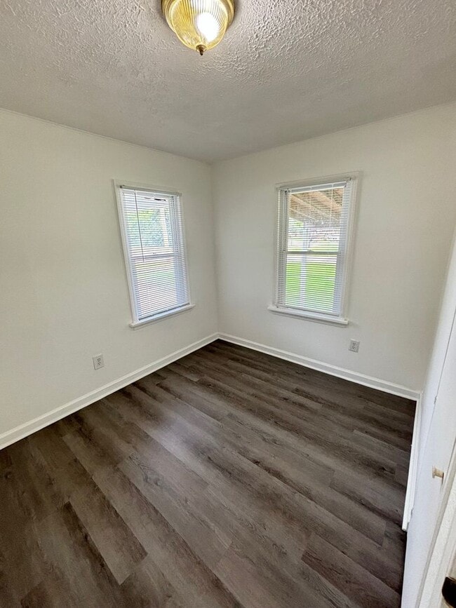 Building Photo - 418 N High St