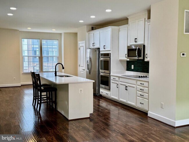Building Photo - 8505 Craggan Ln