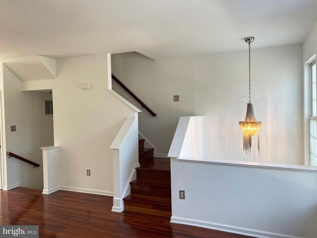 Building Photo - 6330 James Harris Way