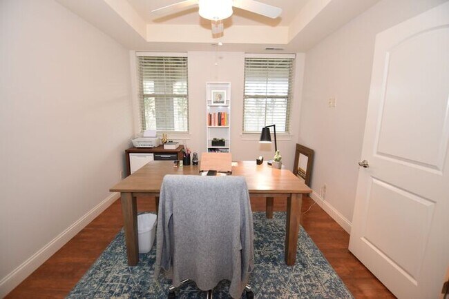 Building Photo - 3 bedroom 2 bath Ivy Quad Townhouse for lease