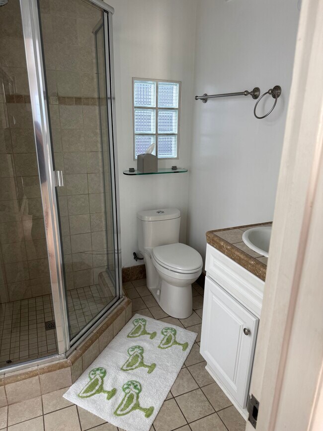 Building Photo - 468 27th St