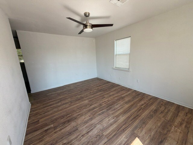 Building Photo - 1749 SW 12th St