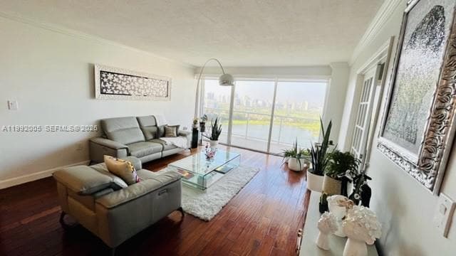 Building Photo - 3731 N Country Club Dr