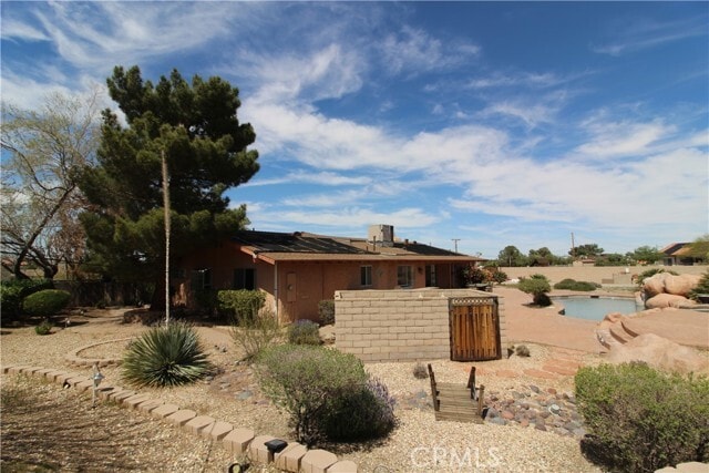 Building Photo - 57801 San Tropeze Dr