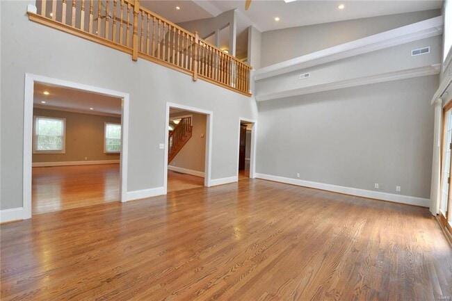 Building Photo - 8940 Ladue Rd