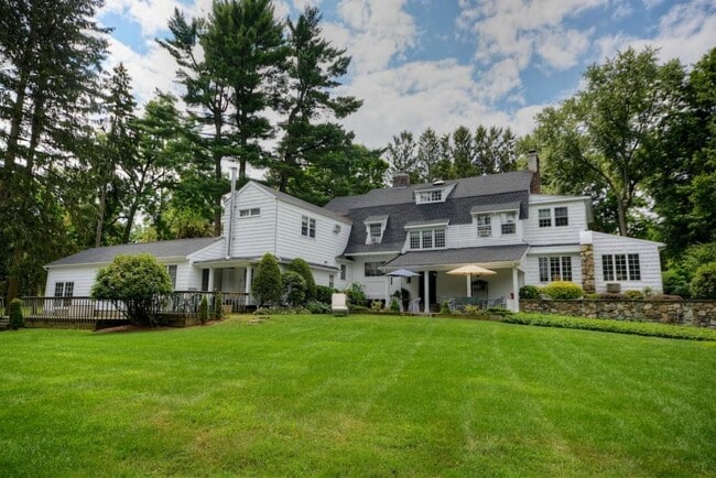 Building Photo - 188 Orchard Ridge Rd