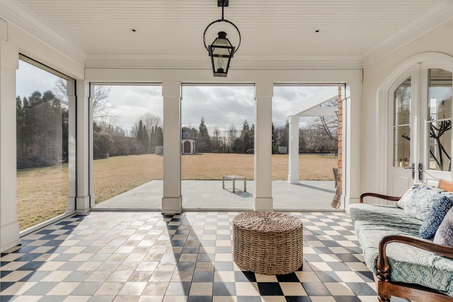 Building Photo - 108 Fairfield Pond Ln