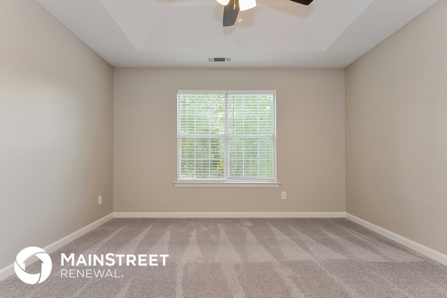 Building Photo - 704 Fieldstream Way