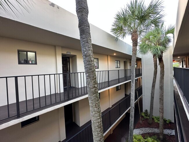 Building Photo - 5220 Las Verdes Cir