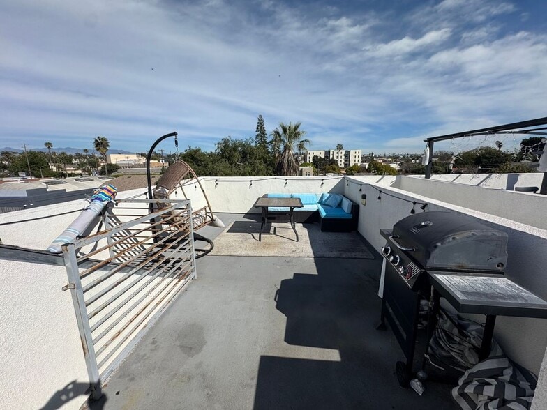 Building Photo - 2625 Somerset Dr