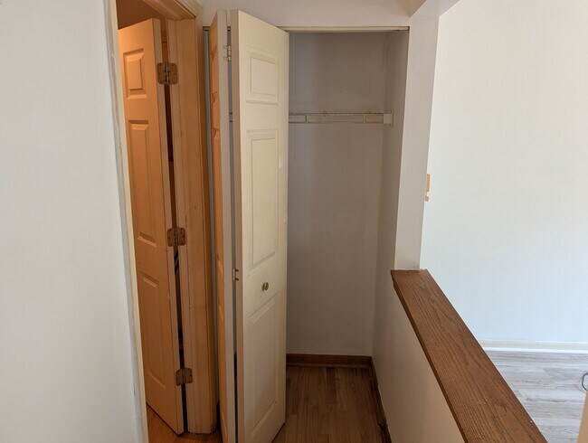 Building Photo - 843 E Princeton Cir