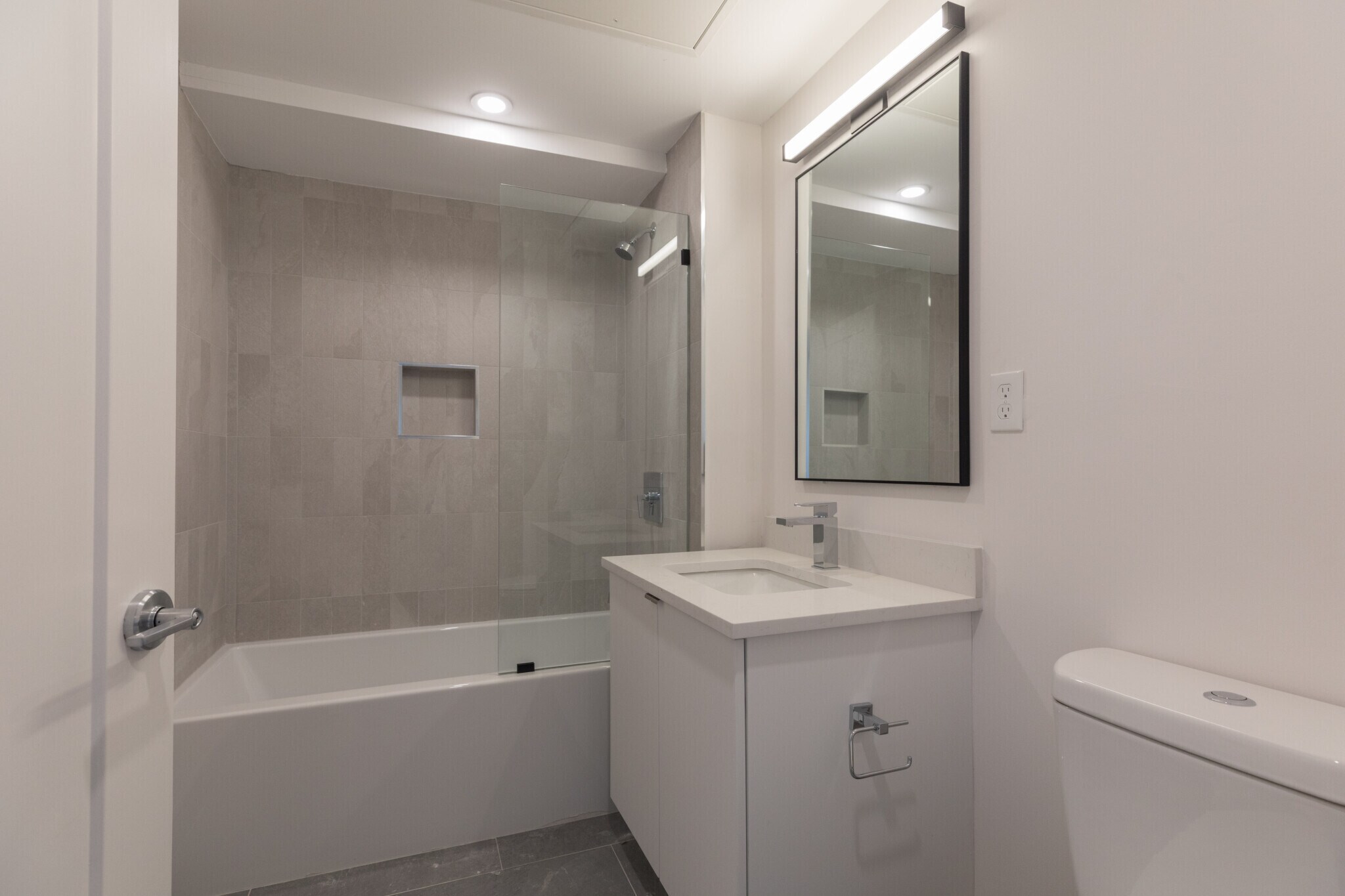 Building Photo - 29 Lenox St