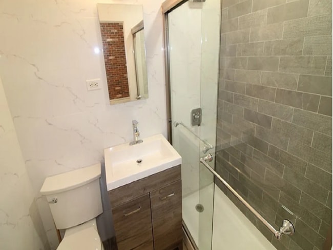 Building Photo - 743 Union St