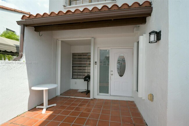 Building Photo - 6211 SW 138th Ct