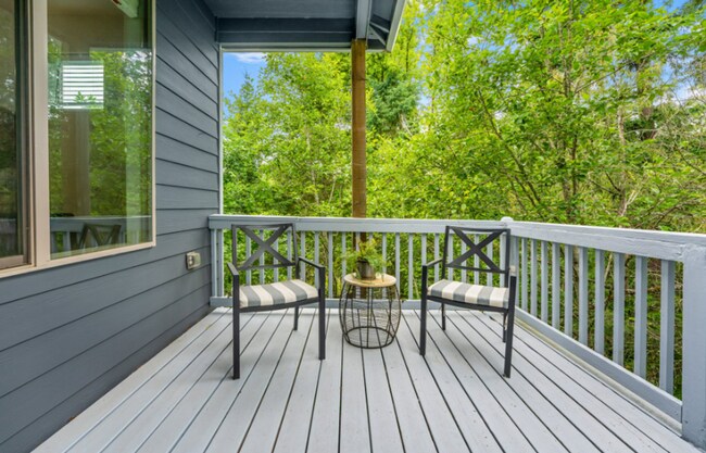 Building Photo - Spacious 5-Bedroom Retreat with Private Gr...