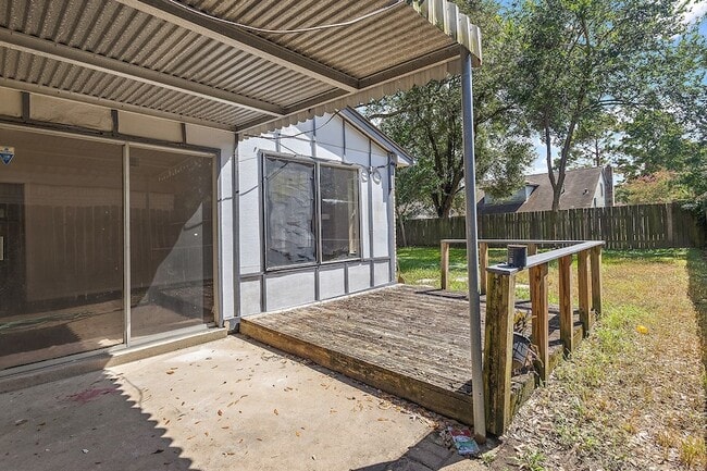 Building Photo - 22307 Red River Dr