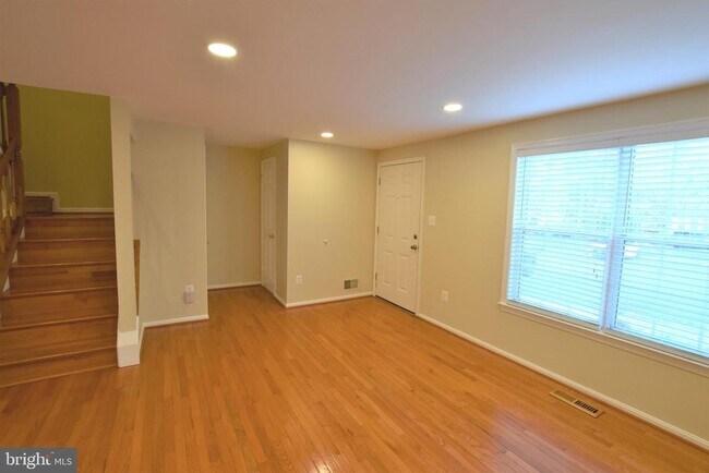 Building Photo - 6605 Briarleigh Way