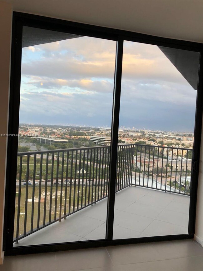 Building Photo - 5300 Paseo Blvd