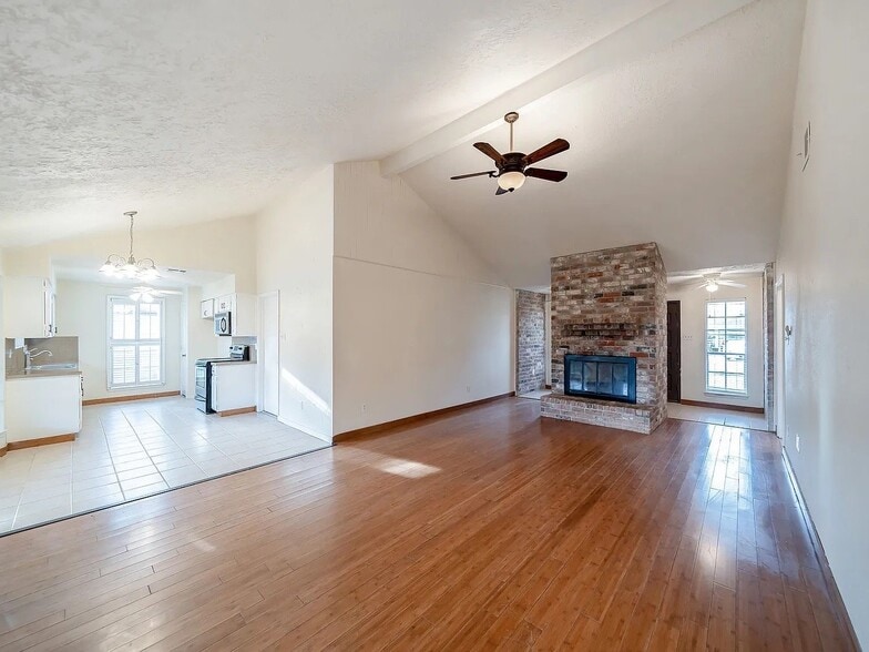 Building Photo - 16727 Royal Mile Ln