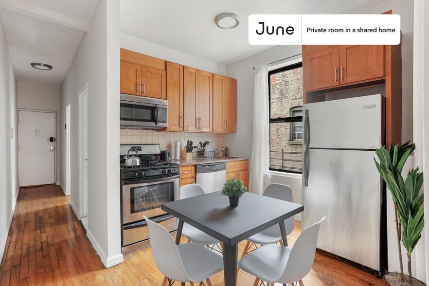 Building Photo - Room in Shared 3 bed/1 bath home in Upper West Side