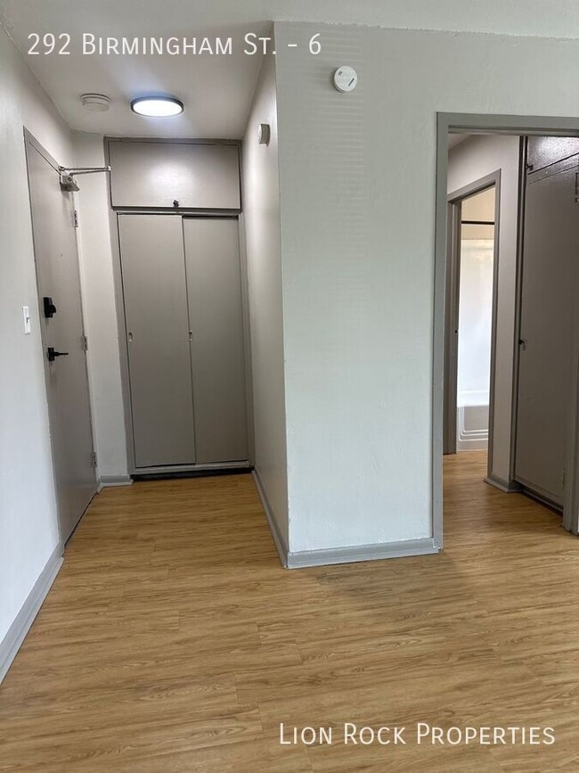 Building Photo - 292 Birmingham St