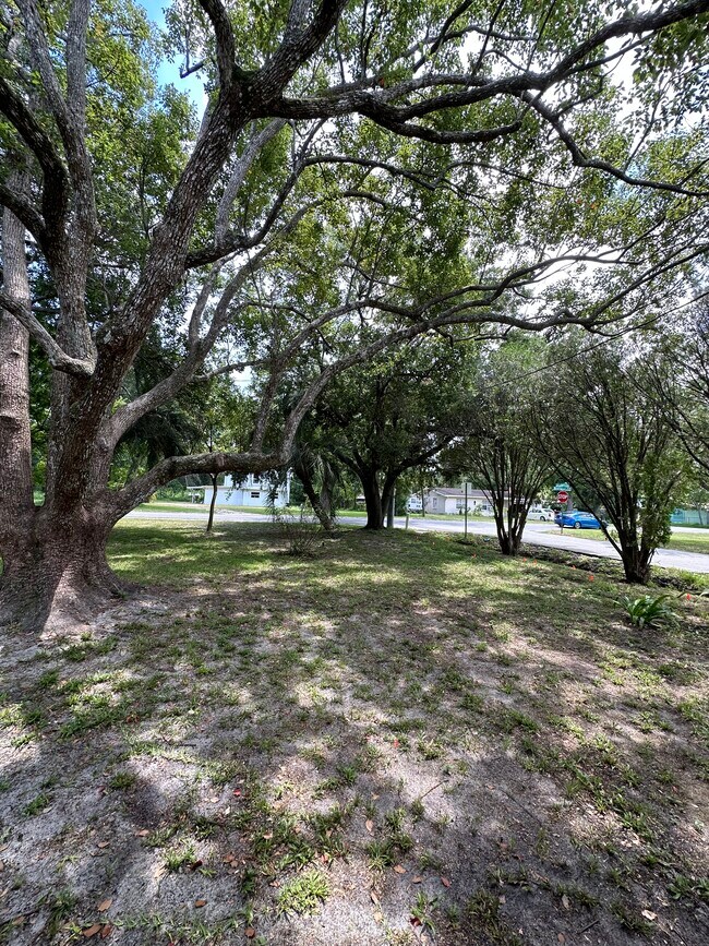 Building Photo - 506 Brentwood Dr