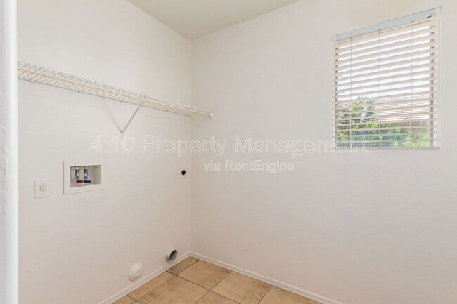 Building Photo - 2320 W Allens Peak Dr