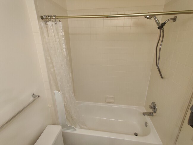 Building Photo - 1138 Fairways Blvd