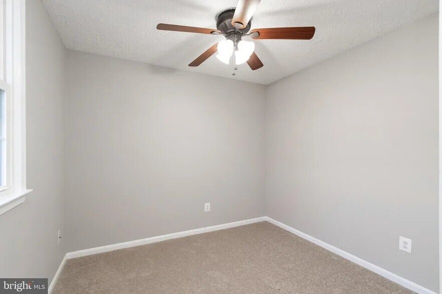 Building Photo - 3413 White Fir Ct