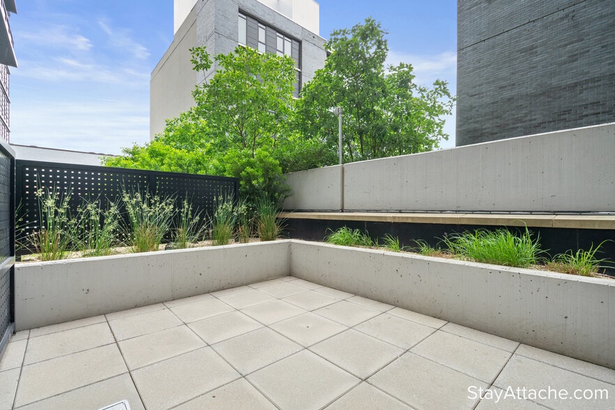 Building Photo - 1300 4th St SE