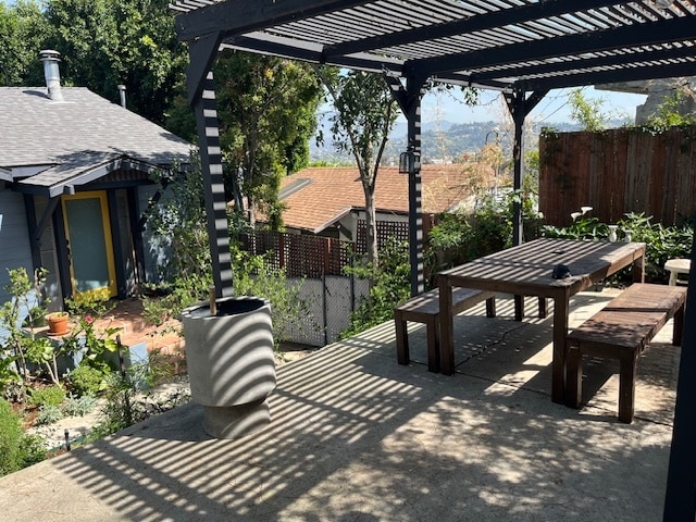 Building Photo - 2598 Adelbert Ave