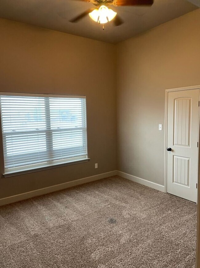 Building Photo - 4 bedroom in Wolfforth