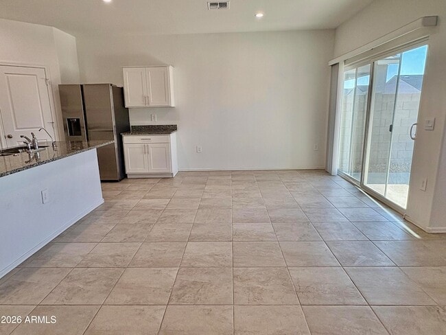 Building Photo - 1575 E Lardner Dr