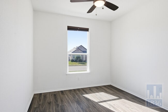 Building Photo - 408 Lynwood Gold Wy