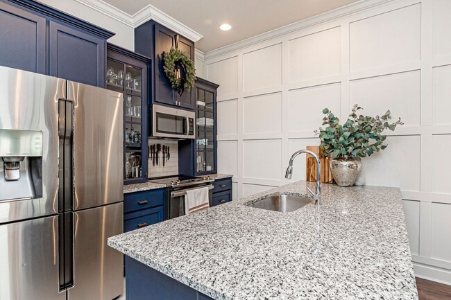 Building Photo - 2  Bedroom Townhome in a Gated Community