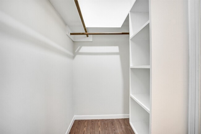 Building Photo - 1123 Comstock Springs Dr