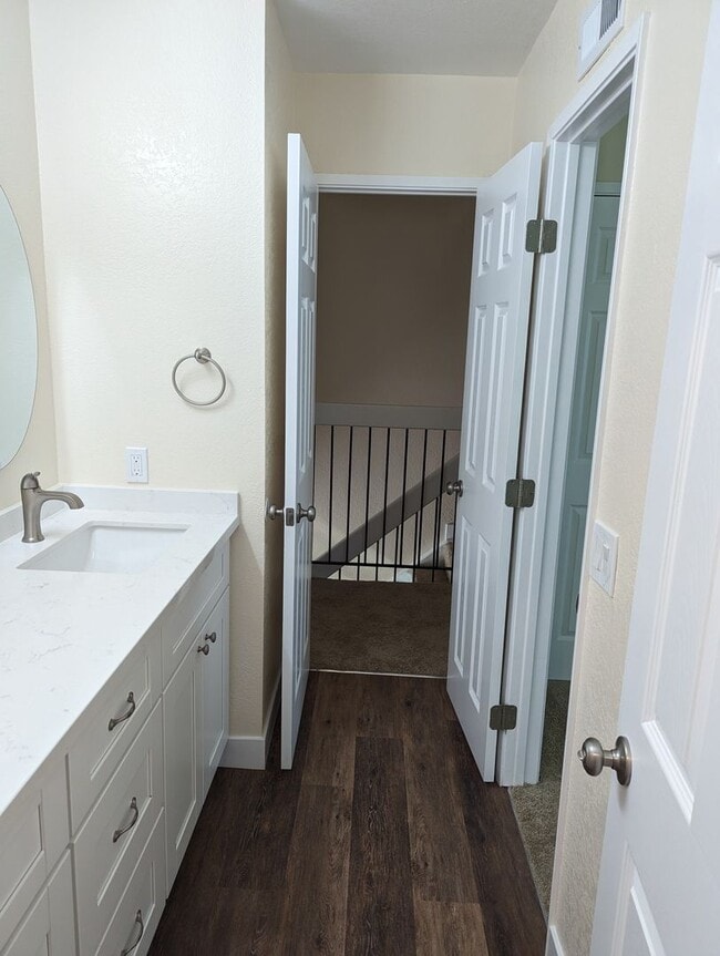 Building Photo - Upgraded 2 Story 2 Bed/1.5 Bath Condo